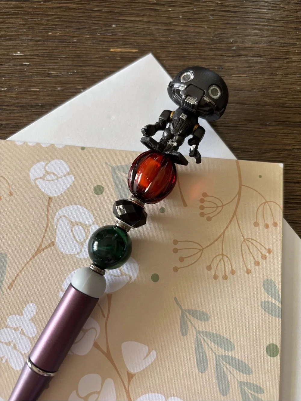 Disney Doorables: Star Wars: K-2S0 handmade beaded pen